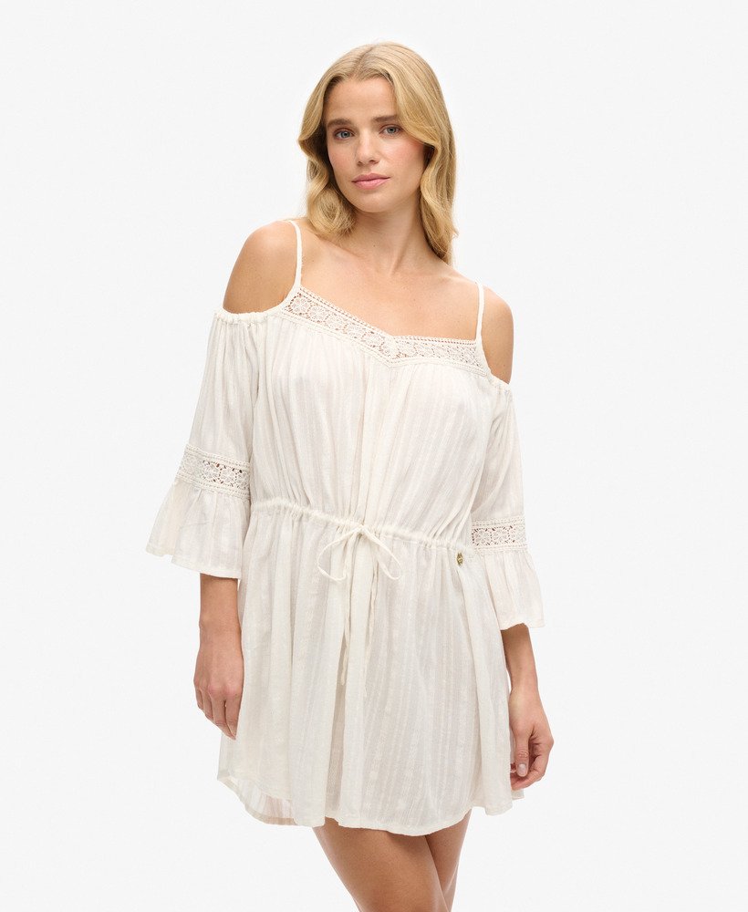sukienka mini z odkrytymi ramionami w kolorze off white
