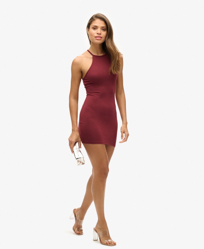 sukienka mini z ramiączkami na plecach i dekoltem racer w kolorze port red