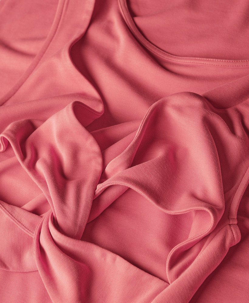 sukienka midi z jerseyu z skręconymi plecami w kolorze desert rose pink
