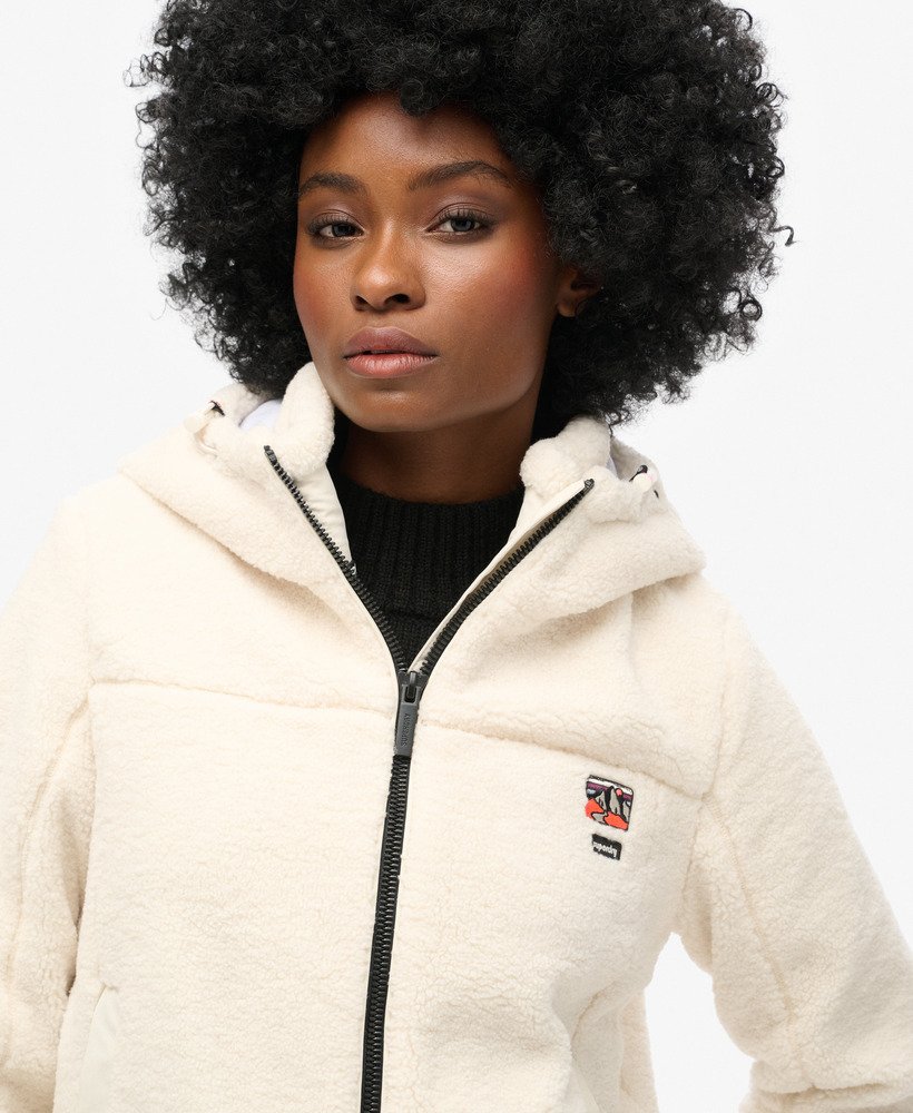 kurtka borg trekker z kapturem w kolorze off white