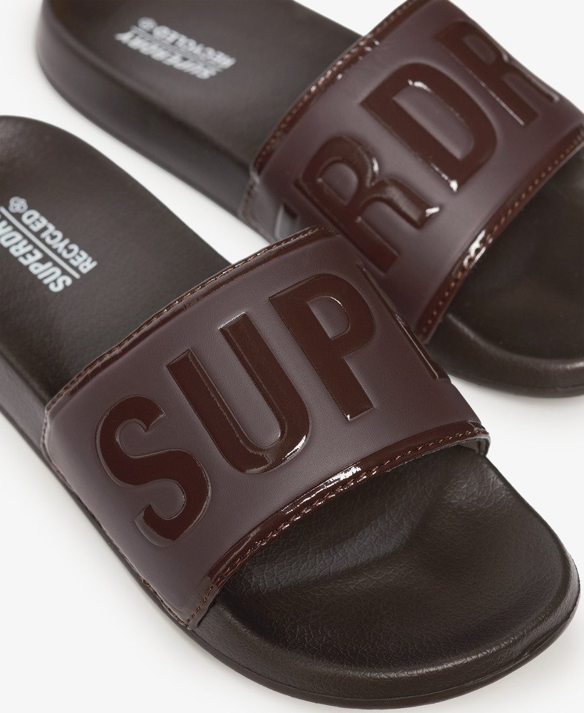 suwaki basenowe core pool sliders w kolorze ciemnego dębu