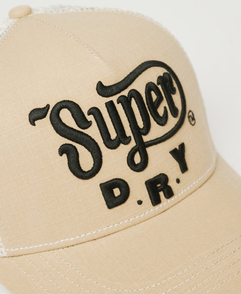 czapka z daszkiem dirt road trucker w kolorze piaskowo-brązowym