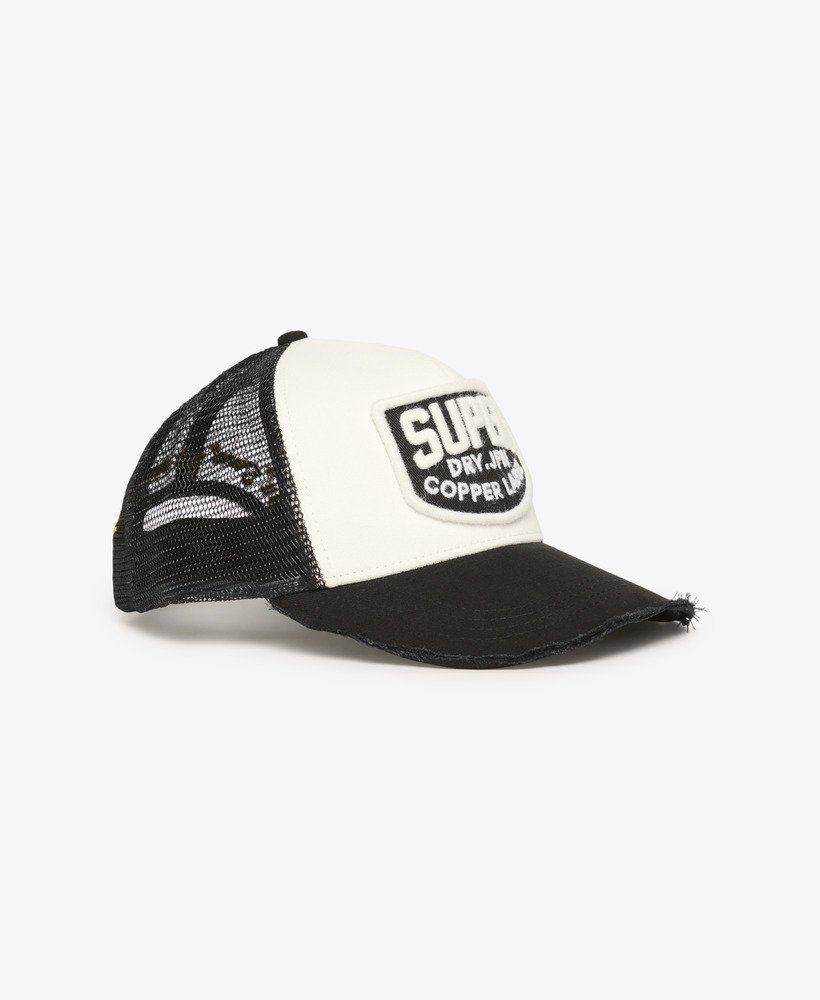 czapka typu trucker z siateczki w kolorze czarnym