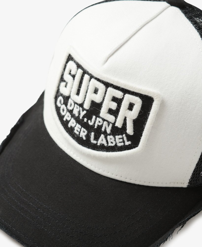 czapka typu trucker z siateczki w kolorze czarnym