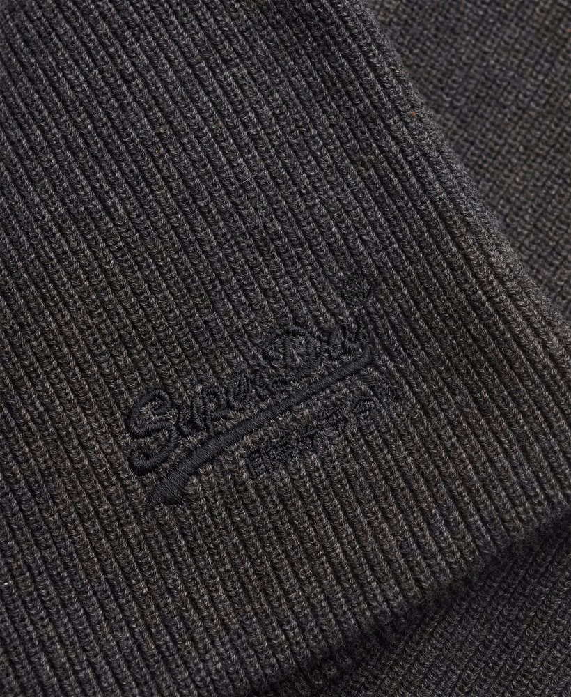 Niezbędna dzianinowa czapka beanie z logo