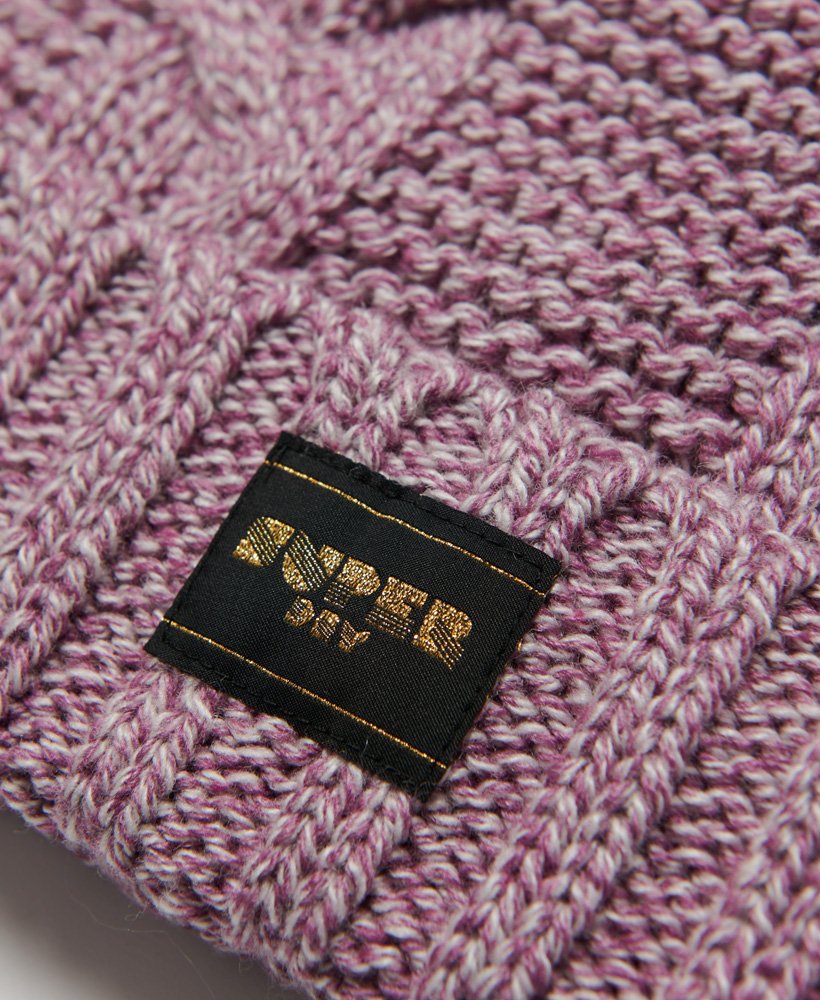 czapka beanie z dzianiny kablowej w kolorze liliowo-fioletowym