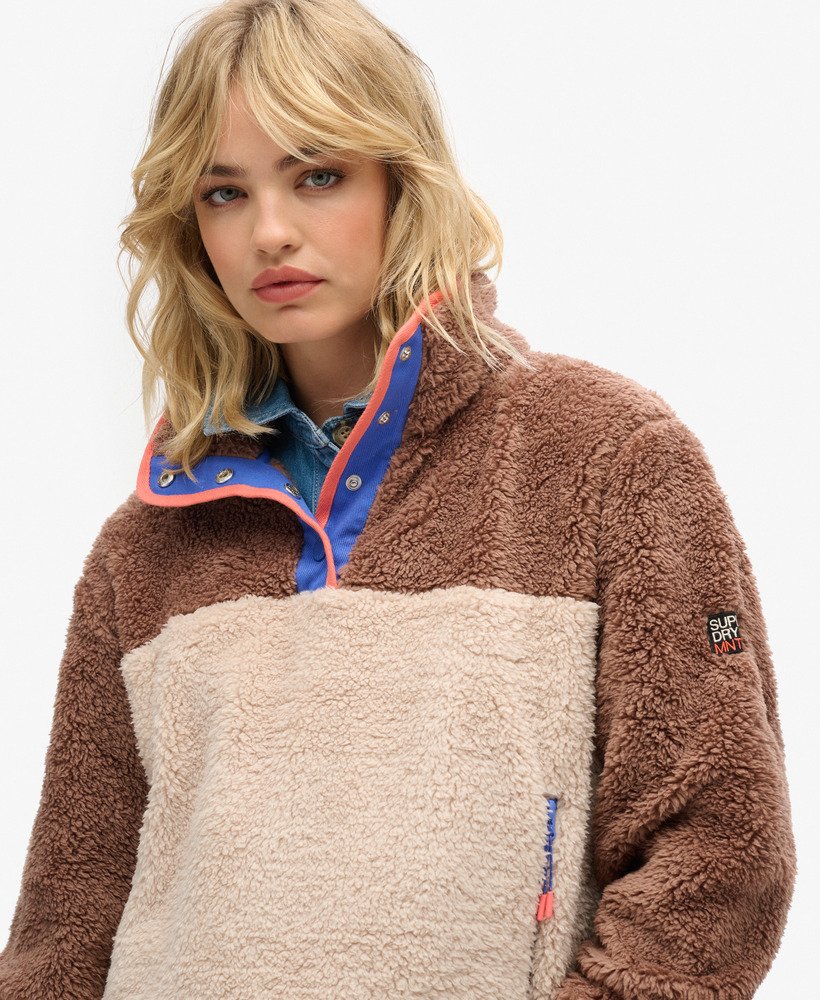 super soft mash up henley jumper w kolorze nutmeg spice brown