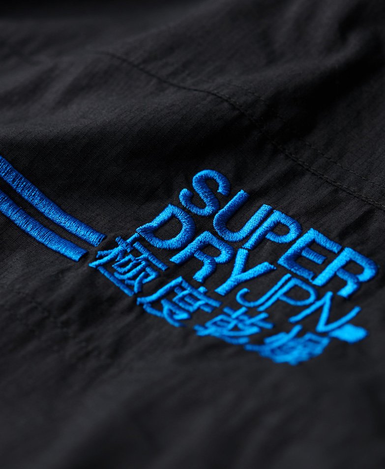 kurtka wiatrówka pop zip hood arctic sd-windcheater w kolorze czarnymsuper denby z nowym logo