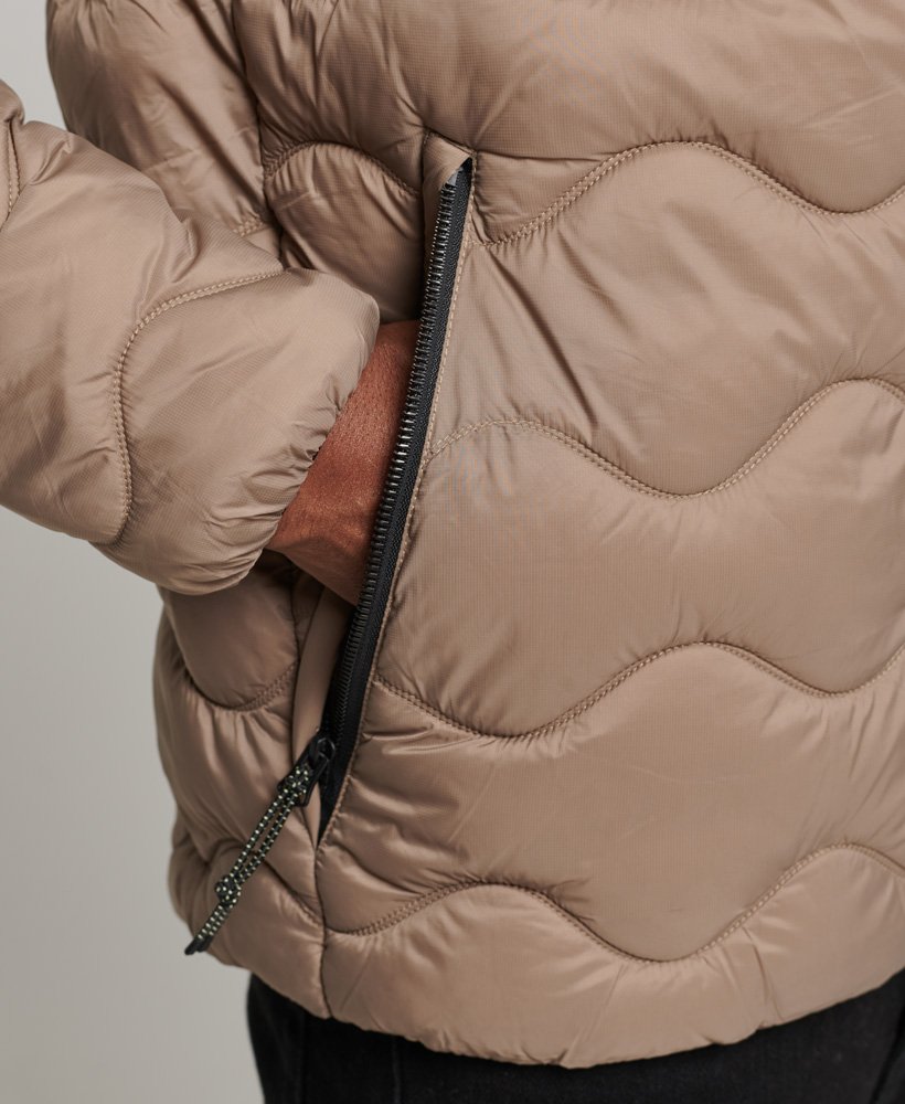 lekka ocieplana kurtka z kapturem w kolorze fossil brown
