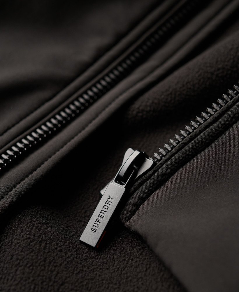 kurtka trekker z kapturem soft shell w kolorze czarnym