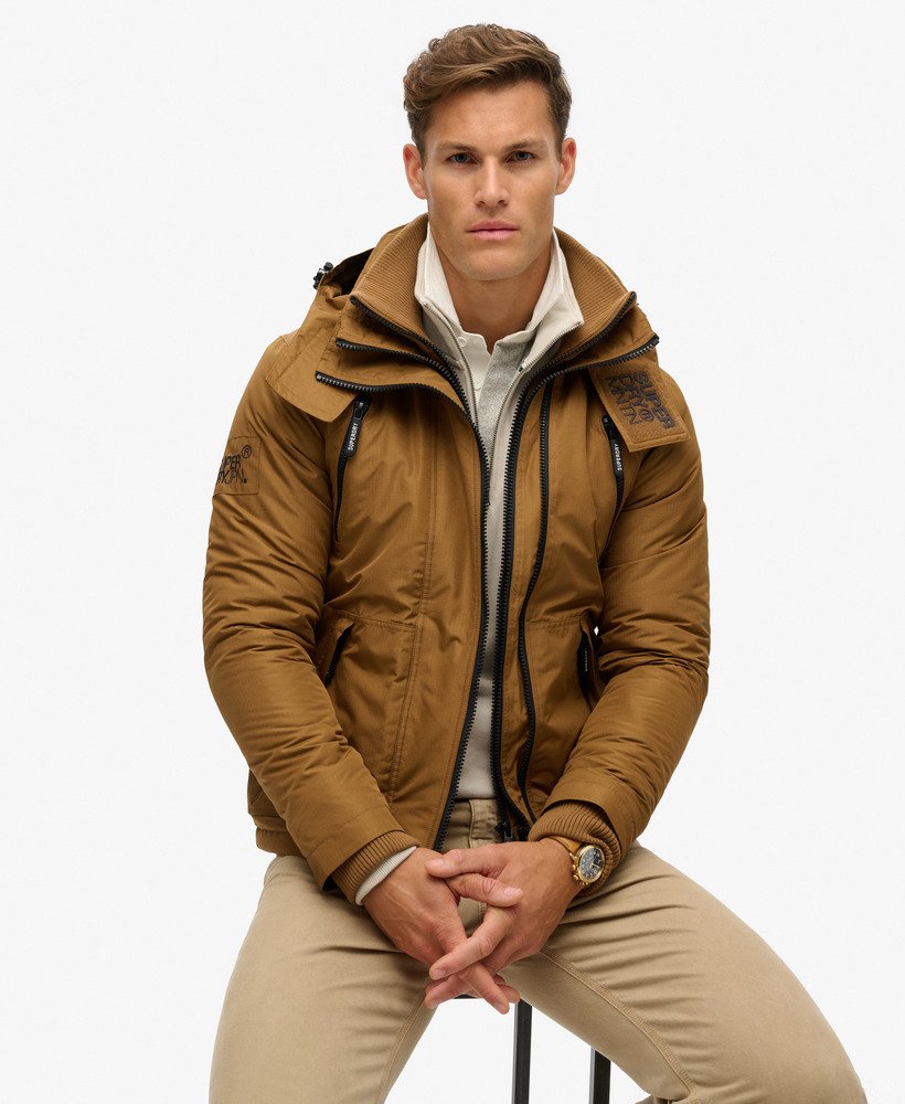 kurtka wiatrówka z kapturem mountain w kolorze denim co tobacco brown