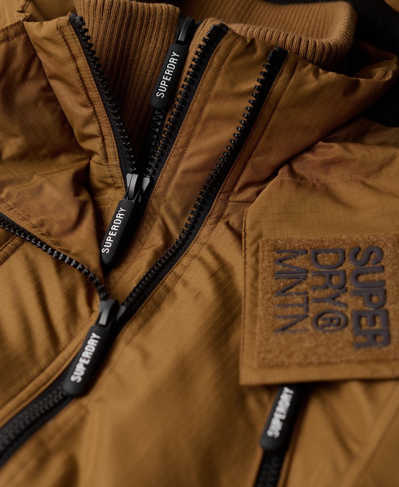 kurtka wiatrówka z kapturem mountain w kolorze denim co tobacco brown