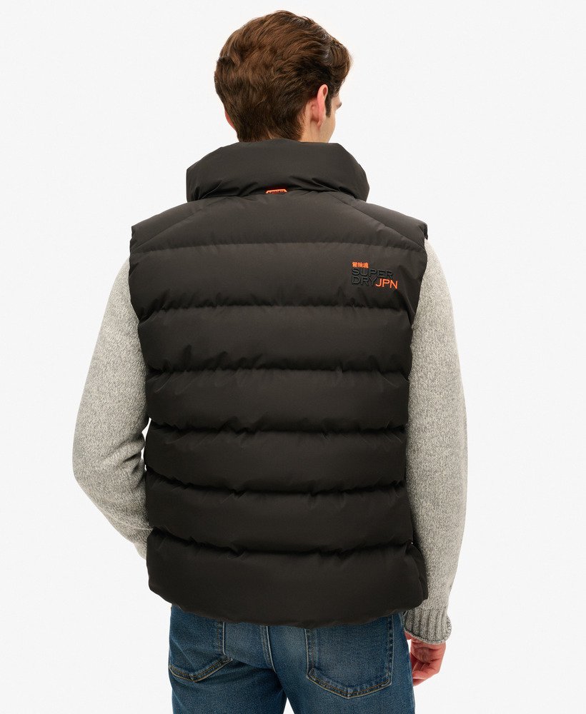 sportowa pikowana kamizelka w kolorze czarnym