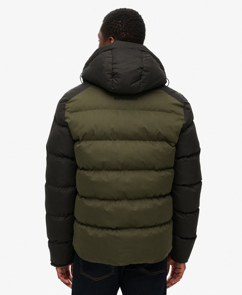 kurtka puchowa hood color block sport w kolorze czarnym