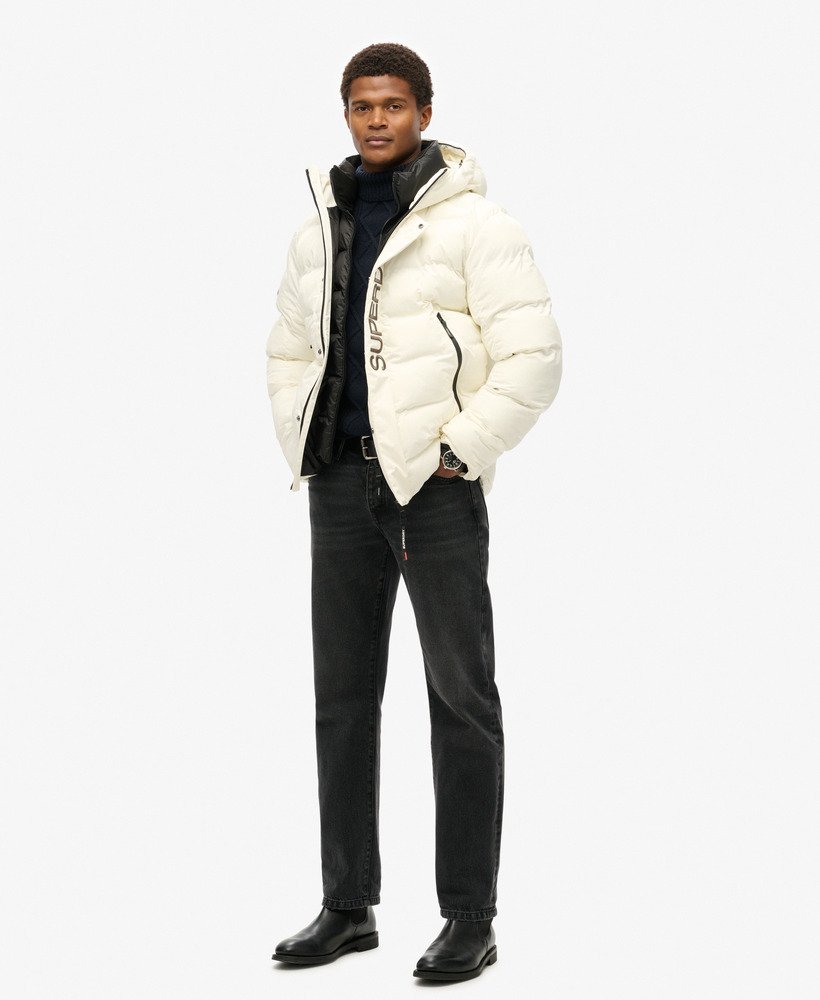 kurtka pikowana z kapturem city graphic w kolorze off white
