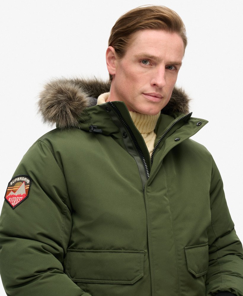 kurtka typu bomber everest ze sztucznego futra w kolorze zieleni wojskowej