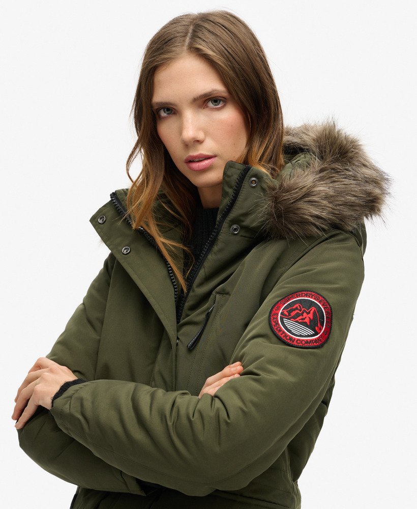 płaszcz parka z kapturem everest ze sztucznego futra w kolorze khaki