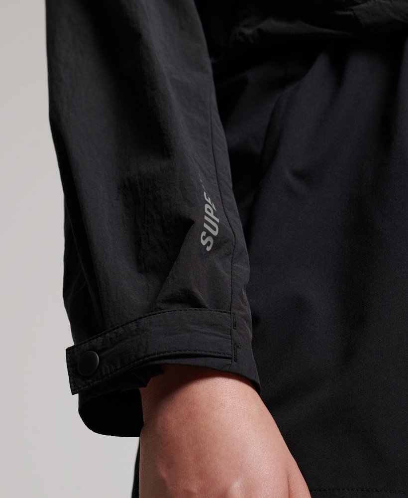kurtka run cropped weatherproof w kolorze czarnym