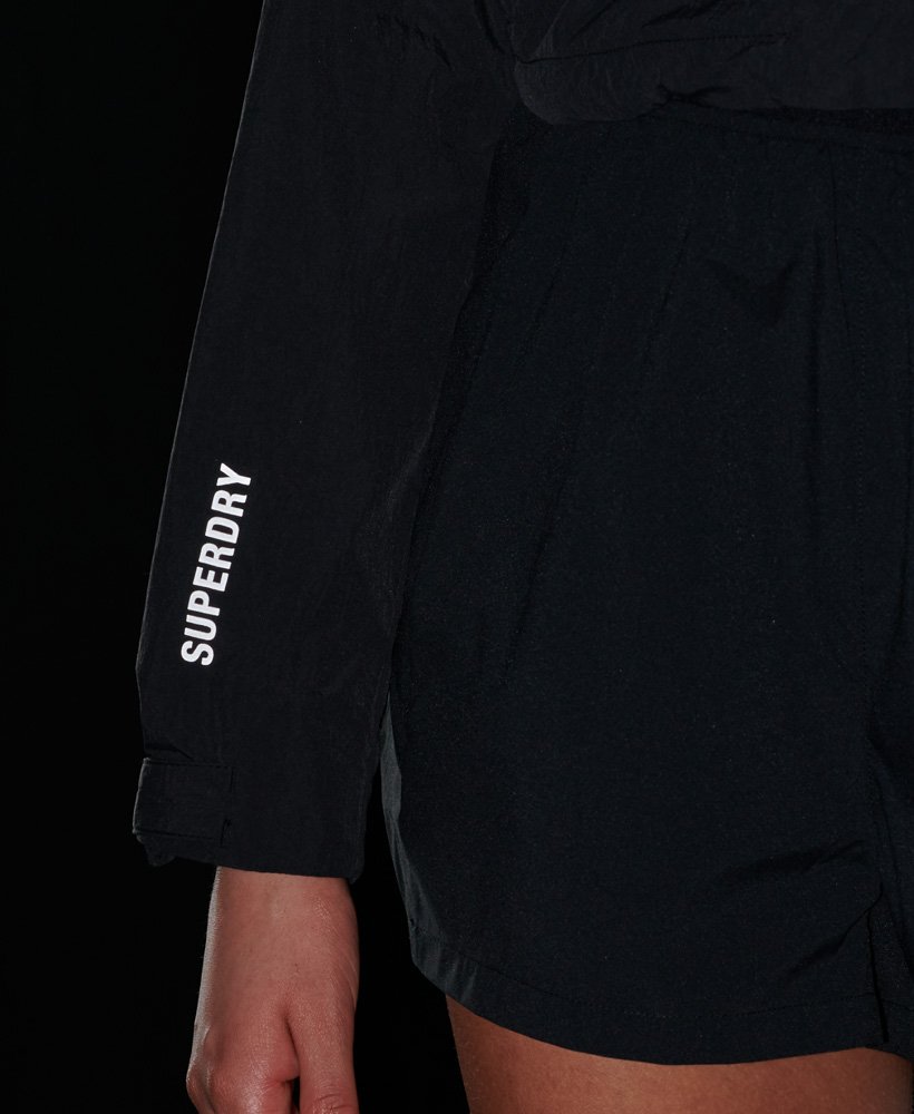 kurtka run cropped weatherproof w kolorze czarnym