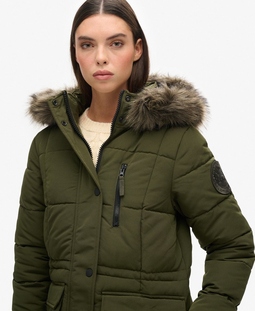 długi płaszcz ze sztucznego futra everest w kolorze oliwkowym surplus goods