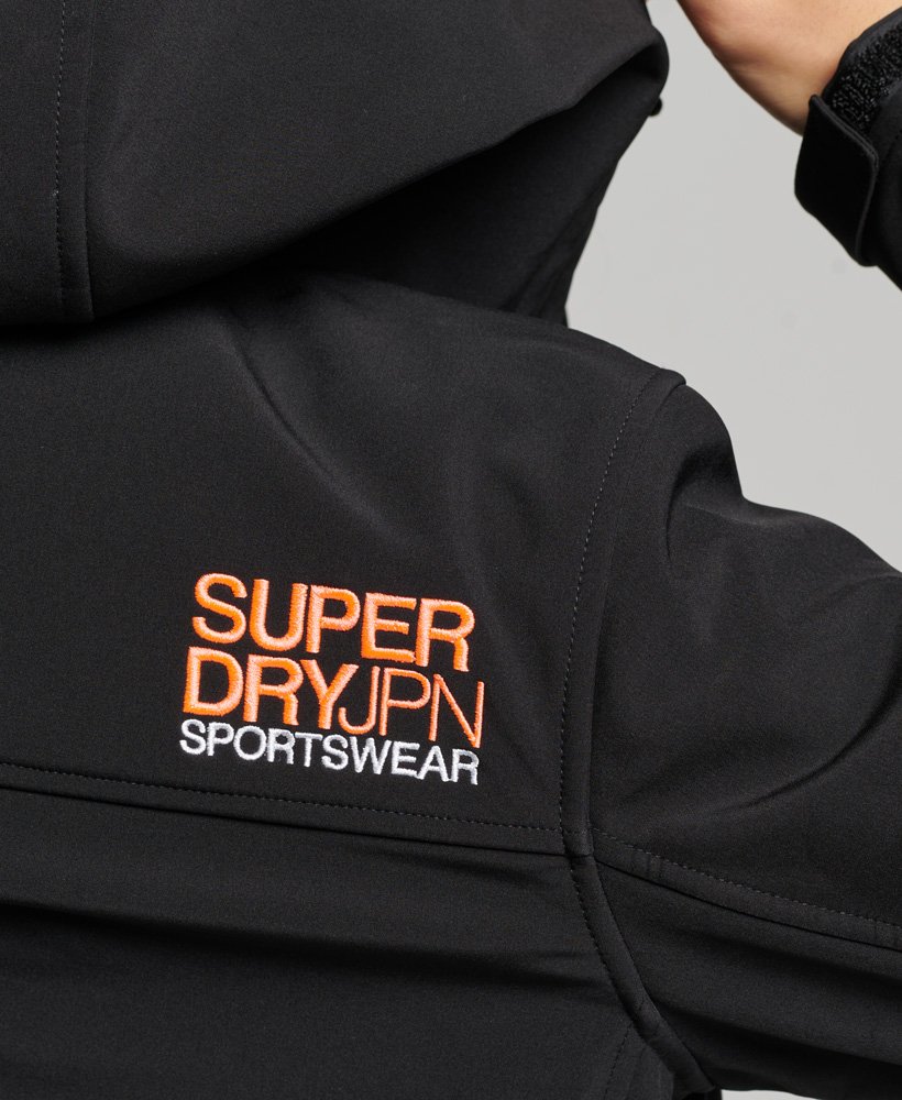 kurtka softshell z kapturem code trekker w kolorze czarnym