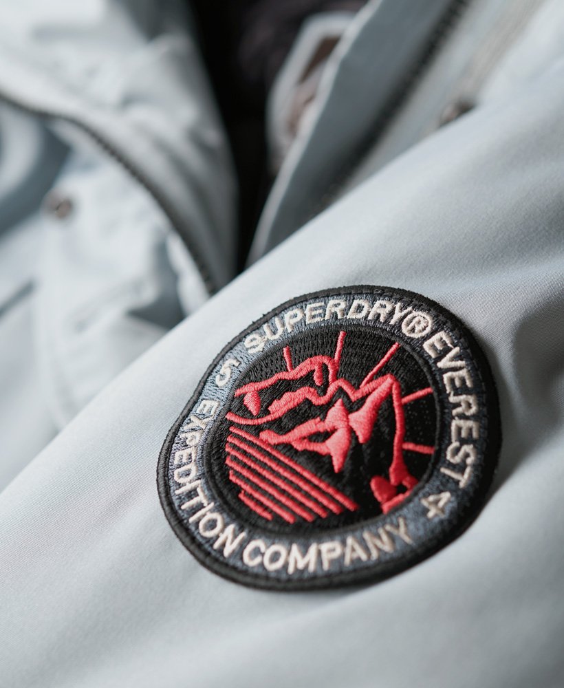 kurtka parka z kapturem ze sztucznego futra everest w kolorze skylark grey