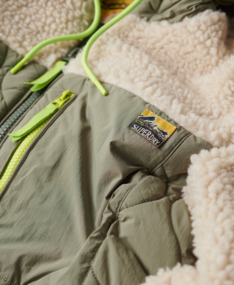 hybrydowy pikowany płaszcz teddy w kolorze vintage khaki