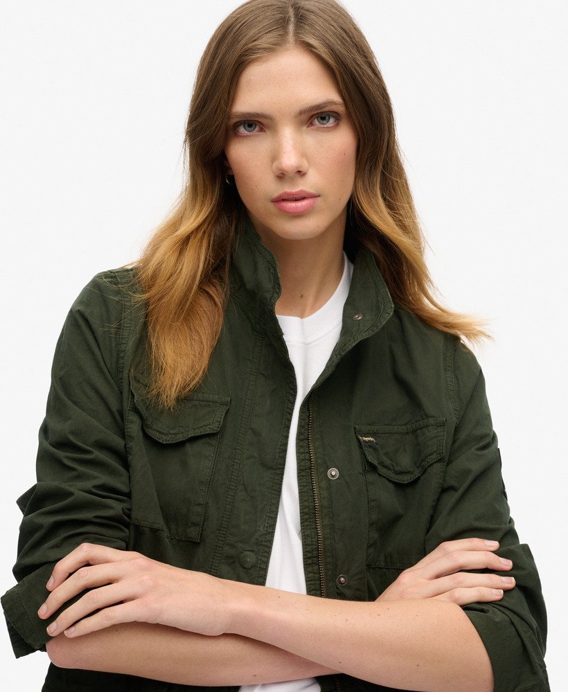 kurtka wojskowa st tropez m65 z ozdobnymi zdobieniami w kolorze oliwkowo-zielonym z kolekcji surplus goods