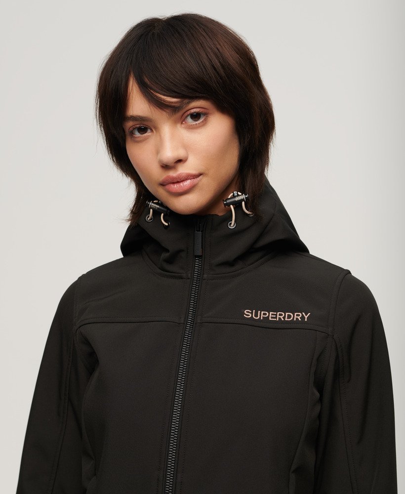 kurtka typu softshell z kapturem w kolorze czarnym