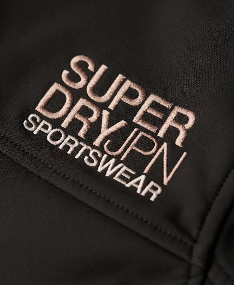 kurtka typu softshell z kapturem w kolorze czarnym