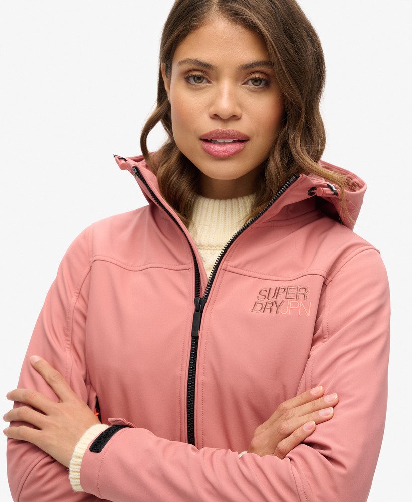 kurtka trekker z kapturem soft shell w kolorze withered rose