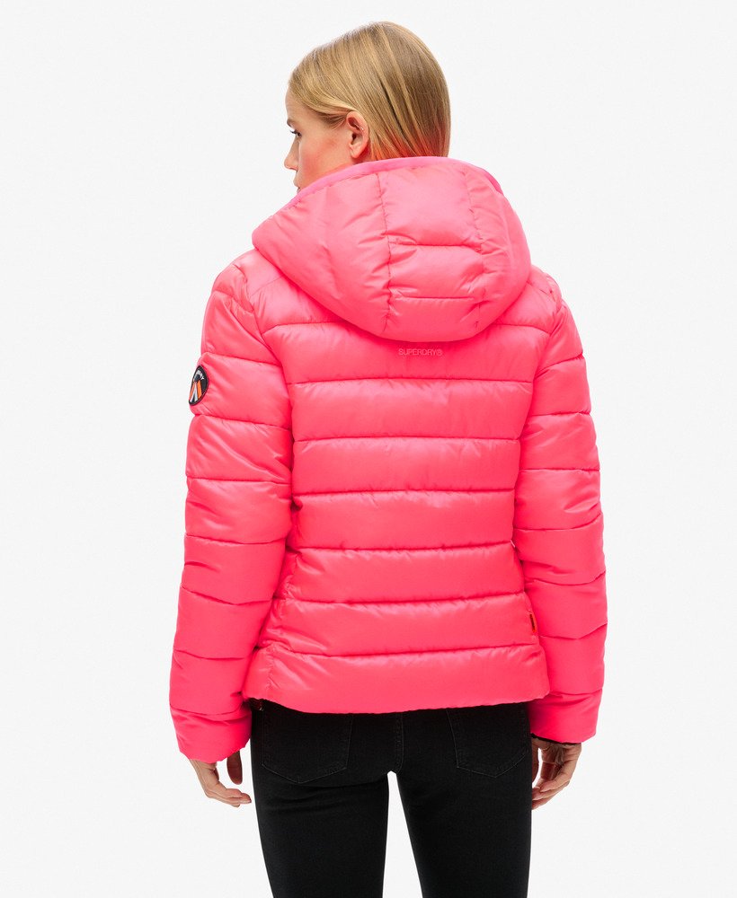 kurtka pikowana fuji z kapturem w kolorze hyper fire pink