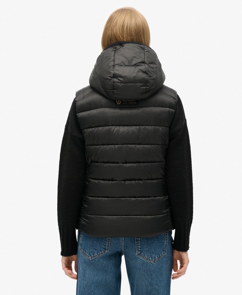 kamizelka z kapturem fuji quilt pikowana w kolorze czarnym