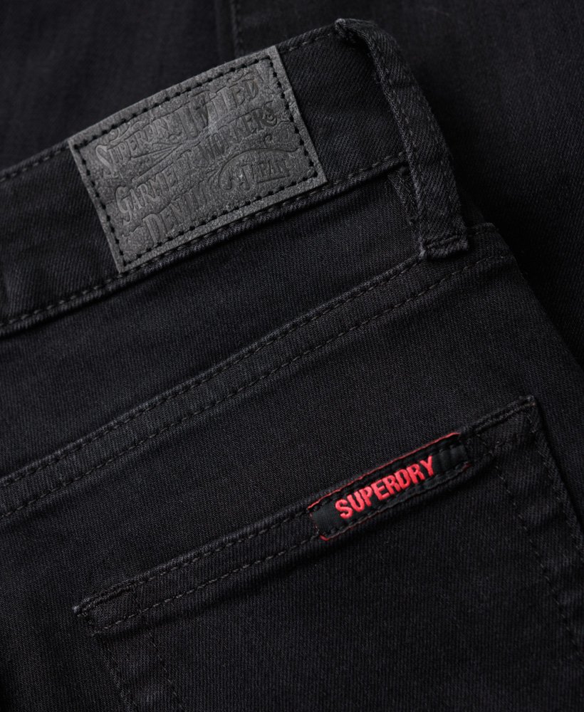 jeansy rurki z bawełny organicznej z wysokim stanem i wzorem black rinse