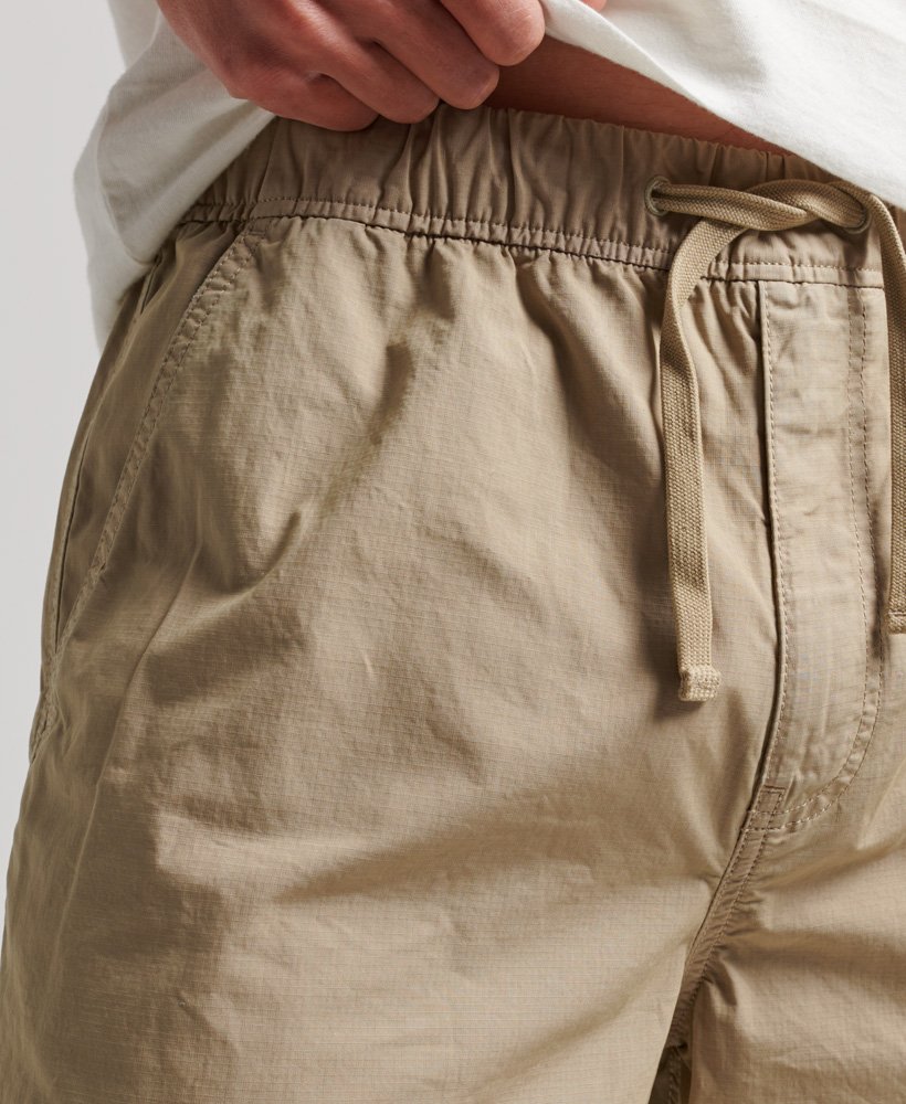 spodnie dresowe woven joggers w kolorze canyon sand brown