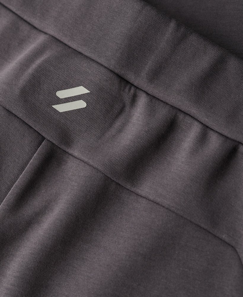 spodnie dresowe sport tech tapered w kolorze ciemnoszarym