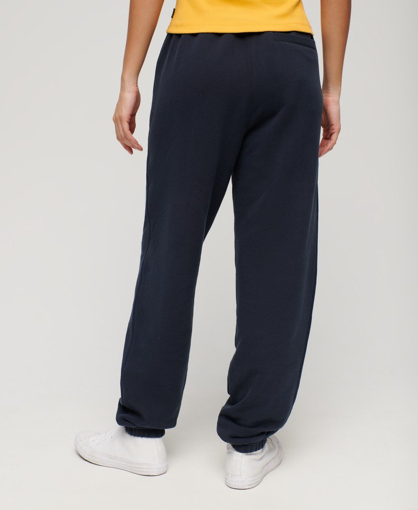 spodnie dresowe boyfriend jogger z logo uczelni w kolorze eclipse navy