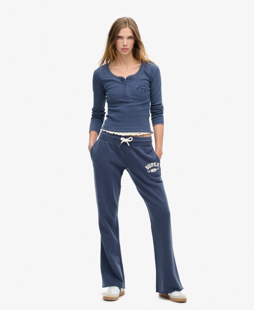 spodnie dresowe athletic essentials low rise flare w kolorze mariner navy
