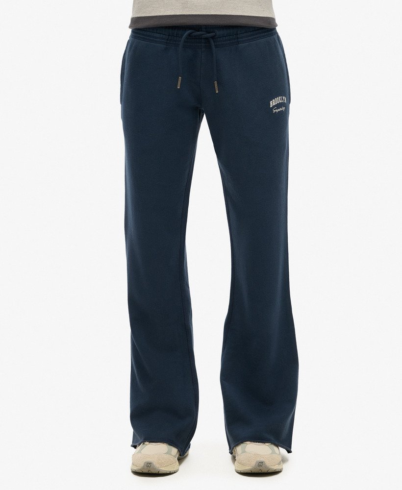 spodnie dresowe athletic essentials low rise flare w kolorze najbogatszej granatowej