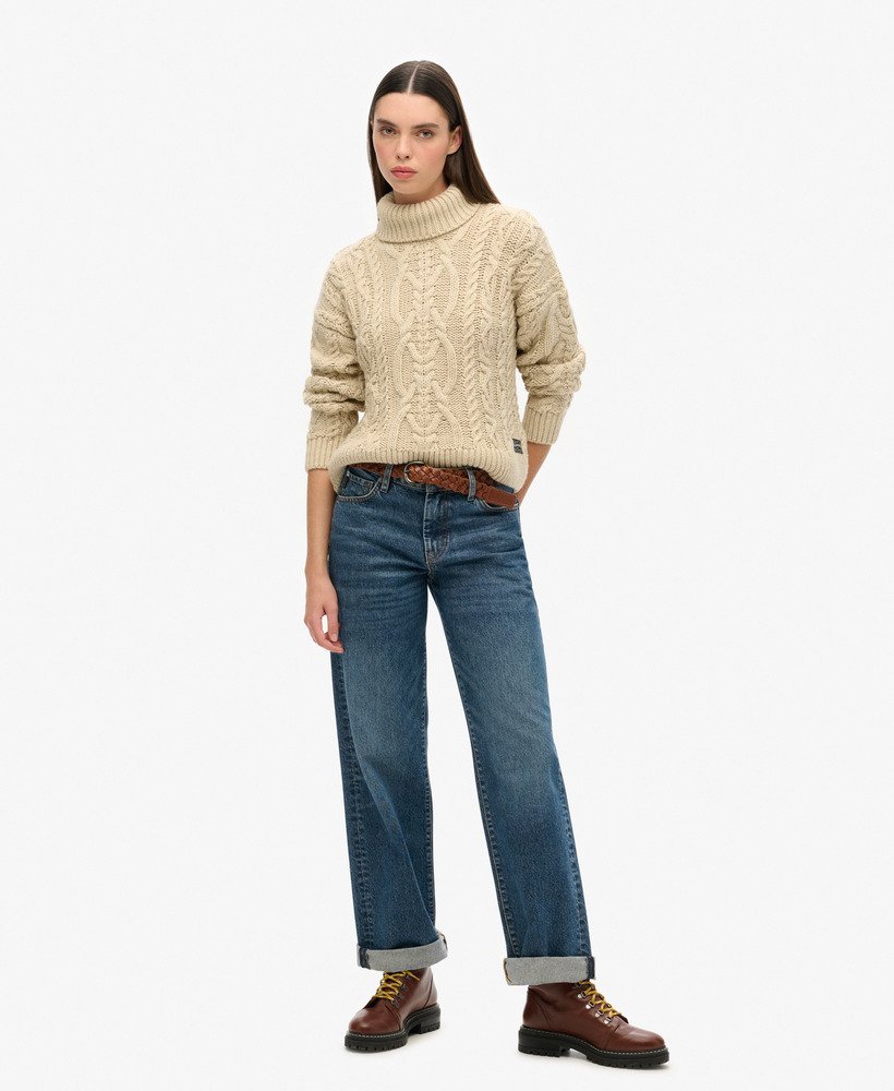 sweter z golfem z dzianiny kablowej w kolorze ecru