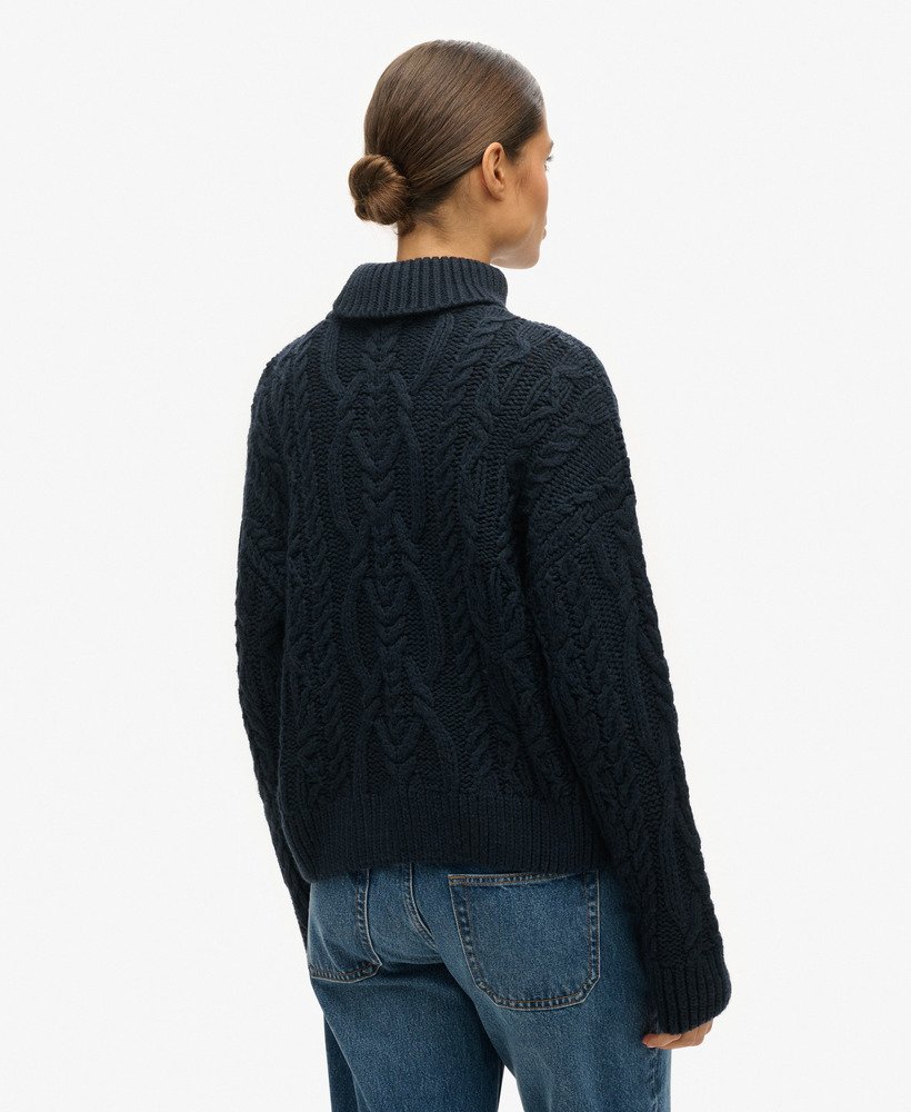 sweter z golfem z dzianiny kablowej w kolorze eclipse navy