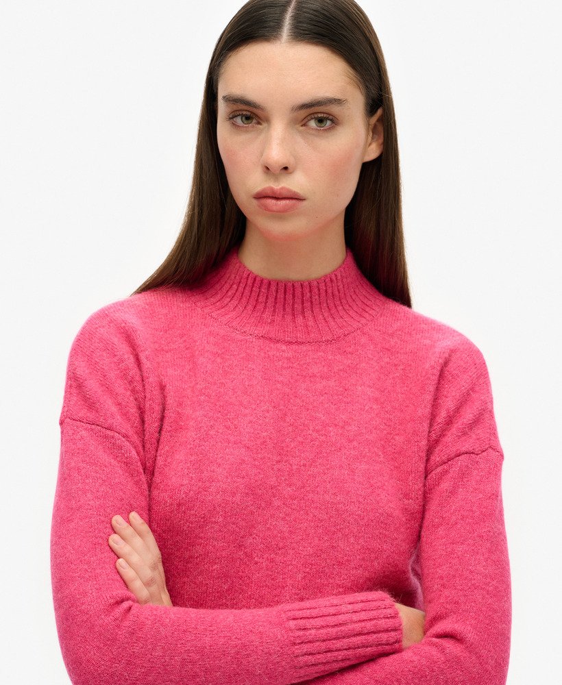 niezbędny sweter z golfem w kolorze malinowym