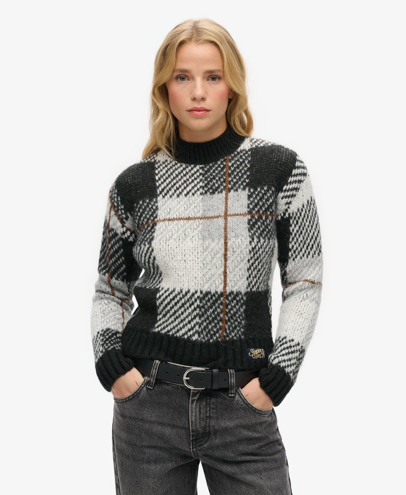 sweter z dzianiny w kratkę w pudełku