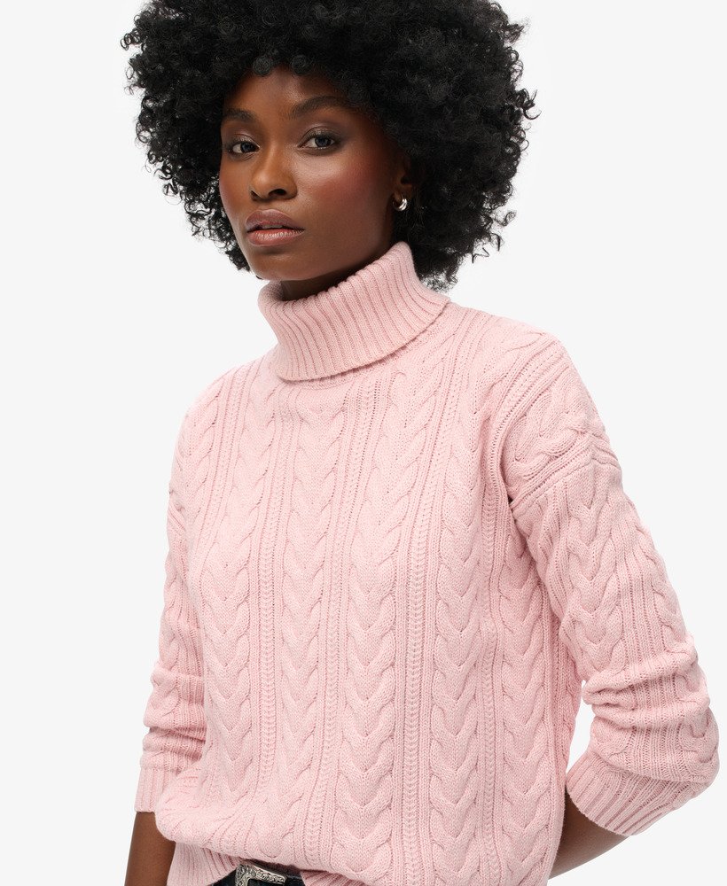 sweter z golfem i odsłoniętymi ramionami w kolorze nappa pink twist