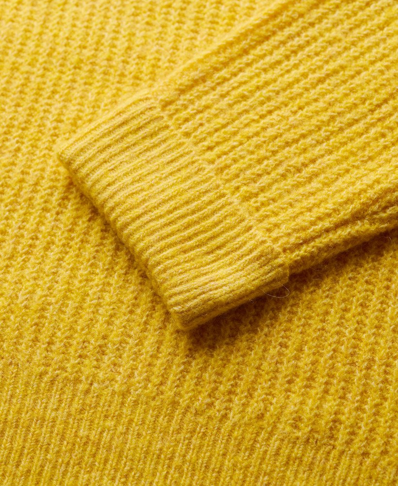 sweter z okrągłym dekoltem w kolorze morelowo-pomarańczowym