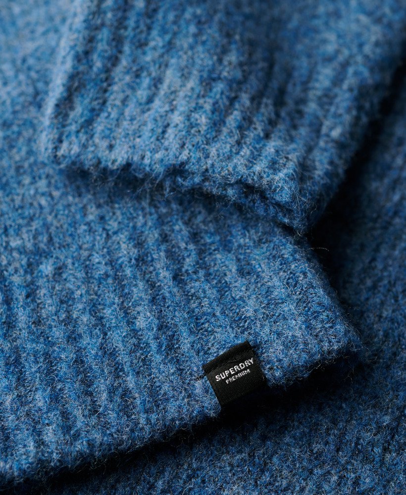 luźny sweter z dekoltem w serek w kolorze admiral blue twist