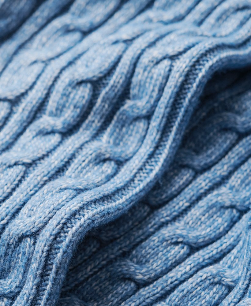 dopasowany sweter z okrągłym dekoltem typu cable w kolorze wedgewood blue
