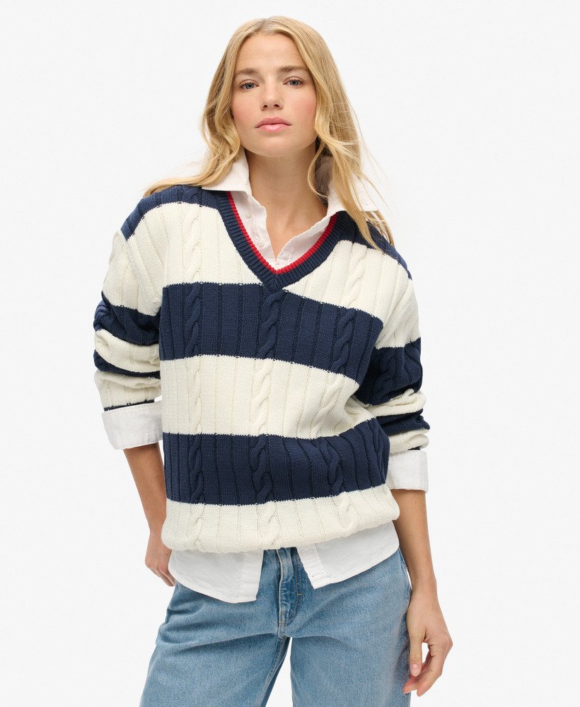 sweter w paski oversize z dekoltem w serek w kolorze najbogatszego granatu