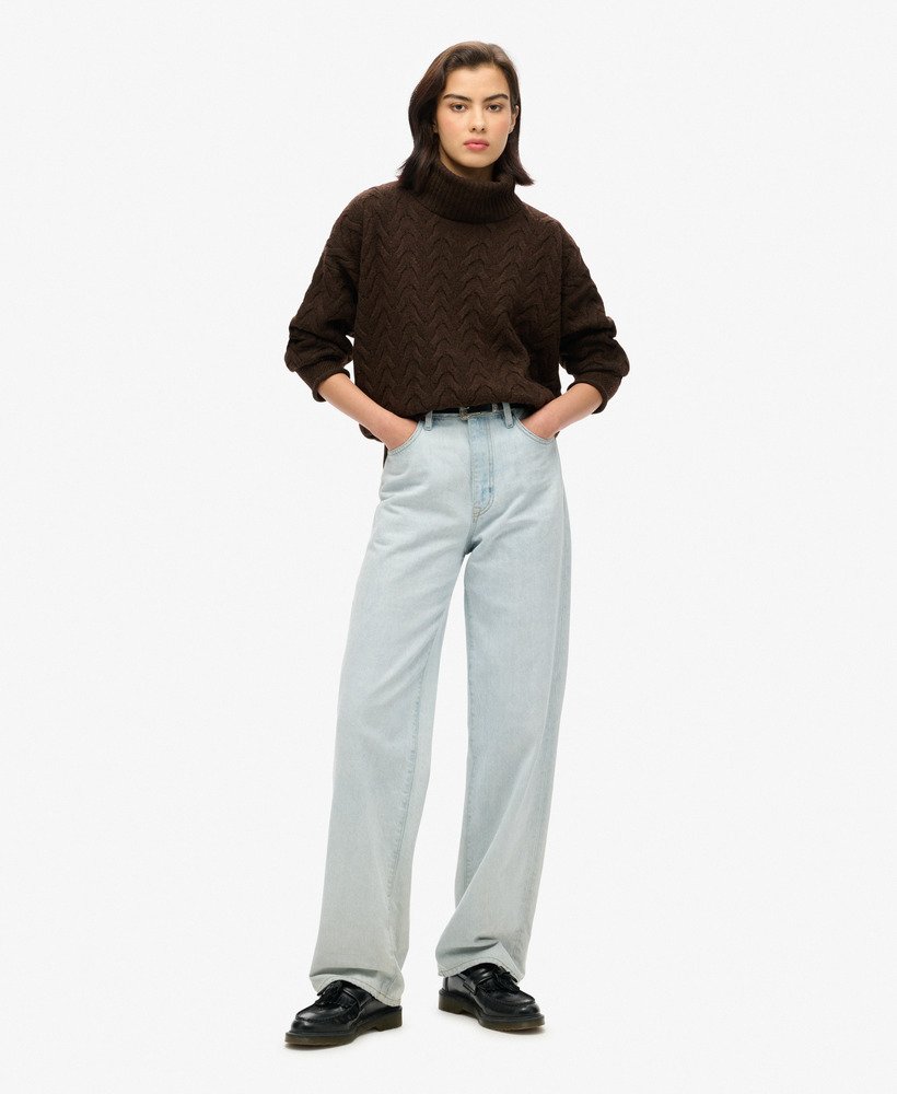 lekki sweter z golfem cable roll w kolorze ciemnobrązowym twist
