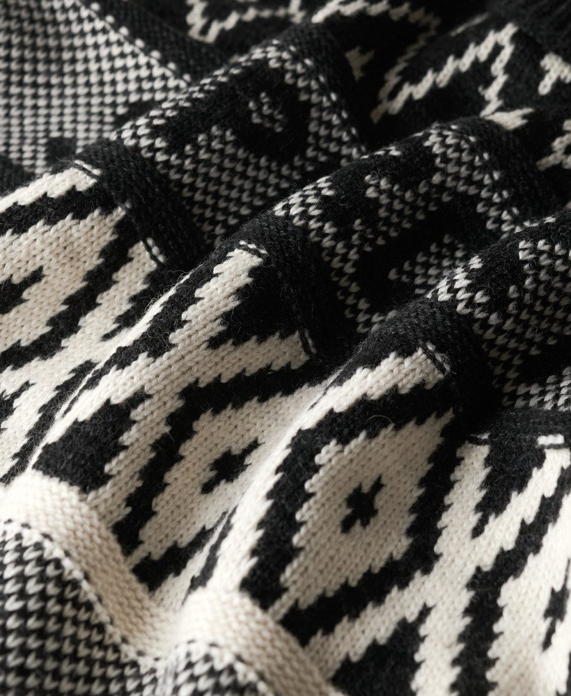 sweter z okrągłym dekoltem w kolorze czarnymisland ecru
